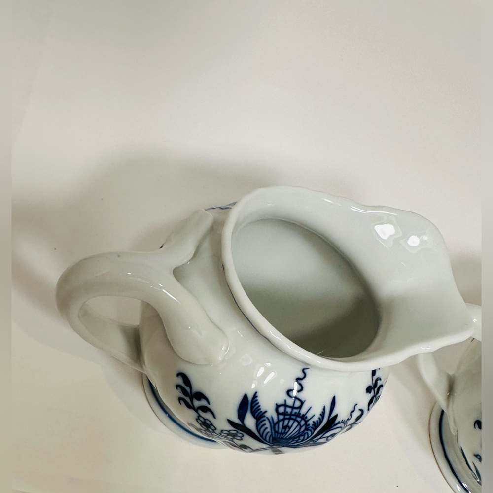 Vintage Blue Danube Porcelain Cream & Sugar Set - Picture 7 of 14